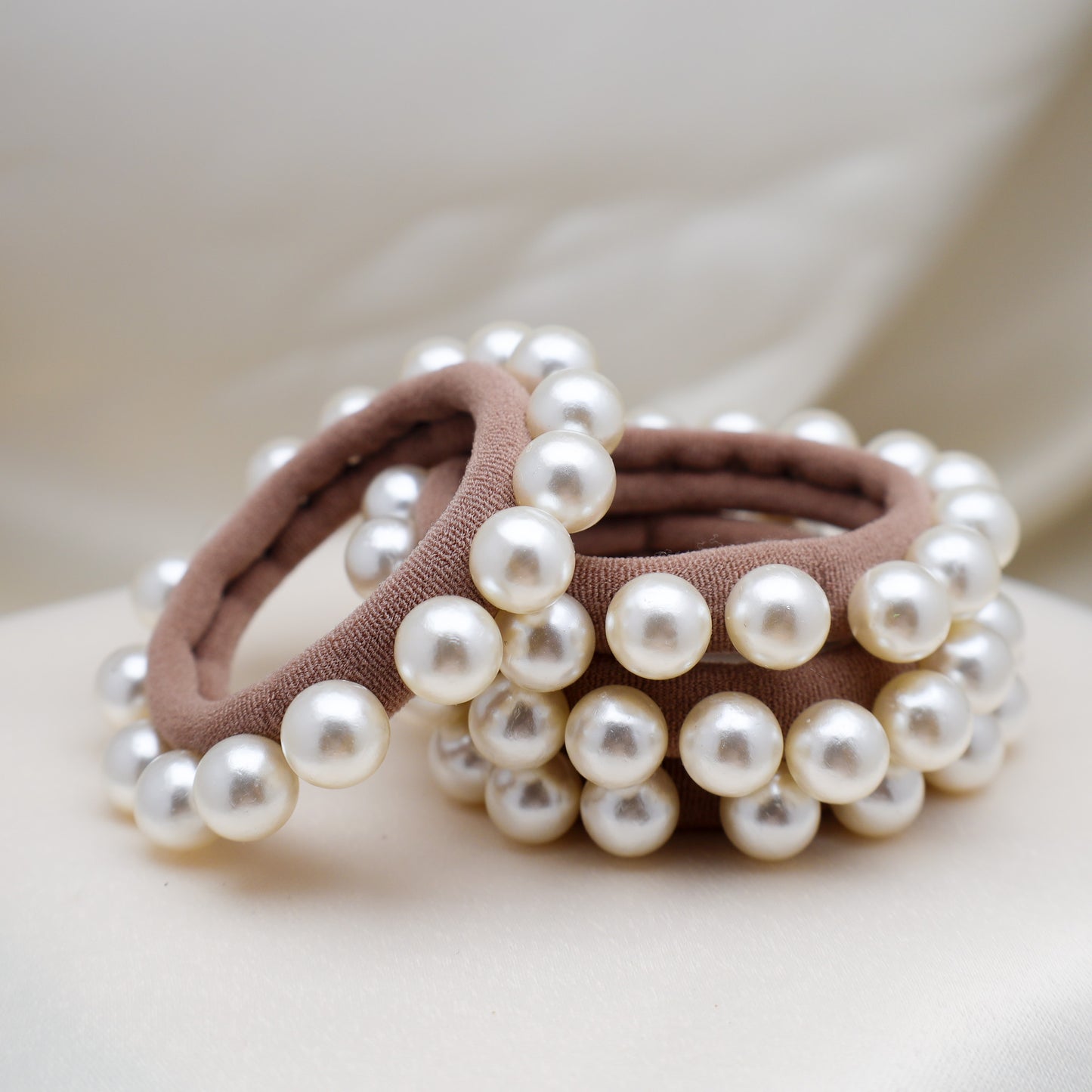 Sandstone Brown Pearl Hair Tie