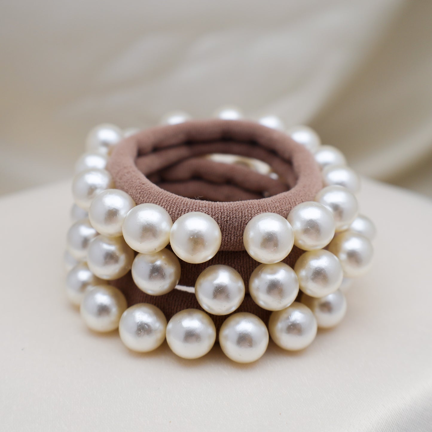 Sandstone Brown Pearl Hair Tie
