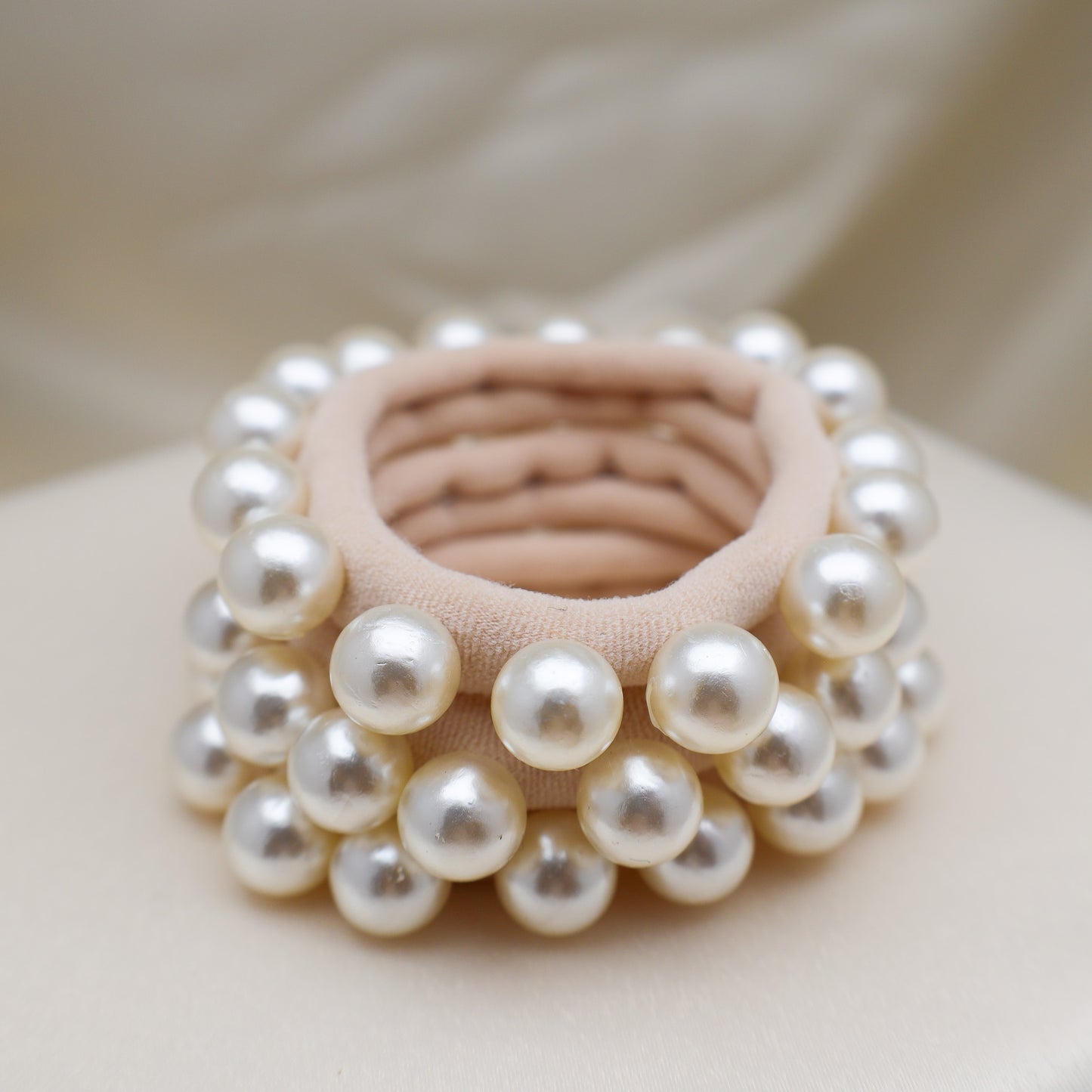 Shell Cream Pearl Hair Tie